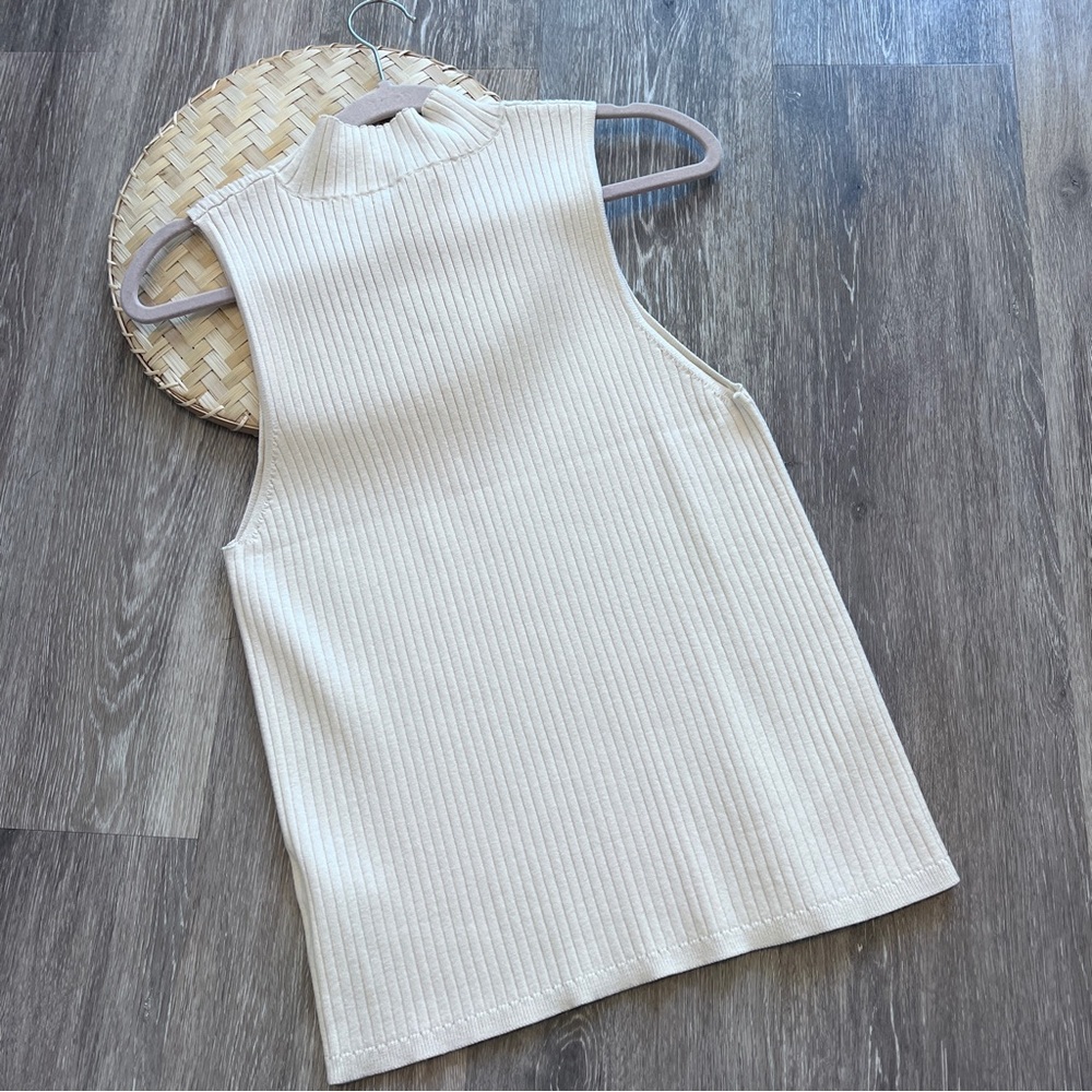 Madewell pearson mock neck sweater tank - Picture 9 of 9